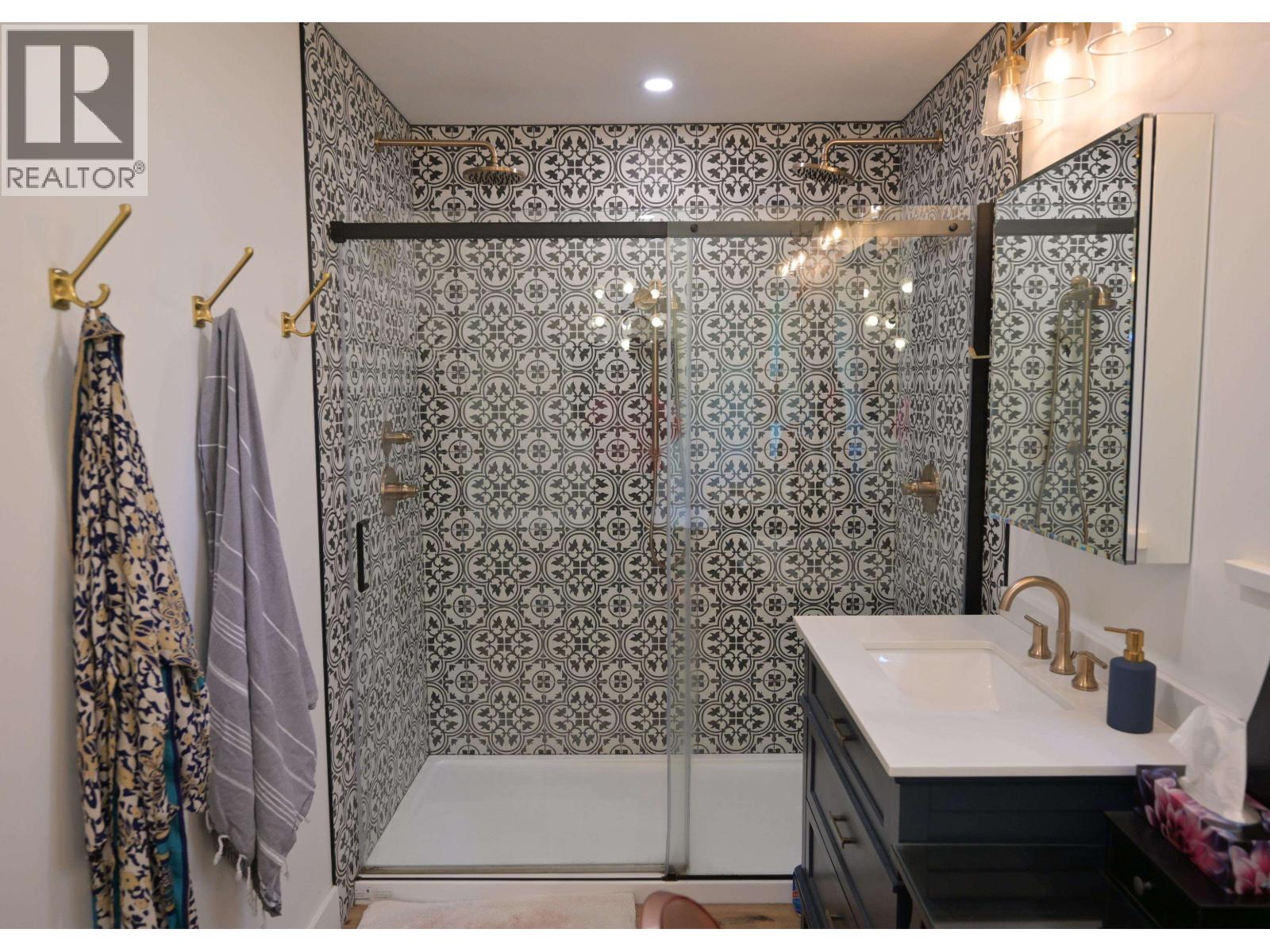 8097 SOUTHWOOD ROAD, Halfmoon Bay