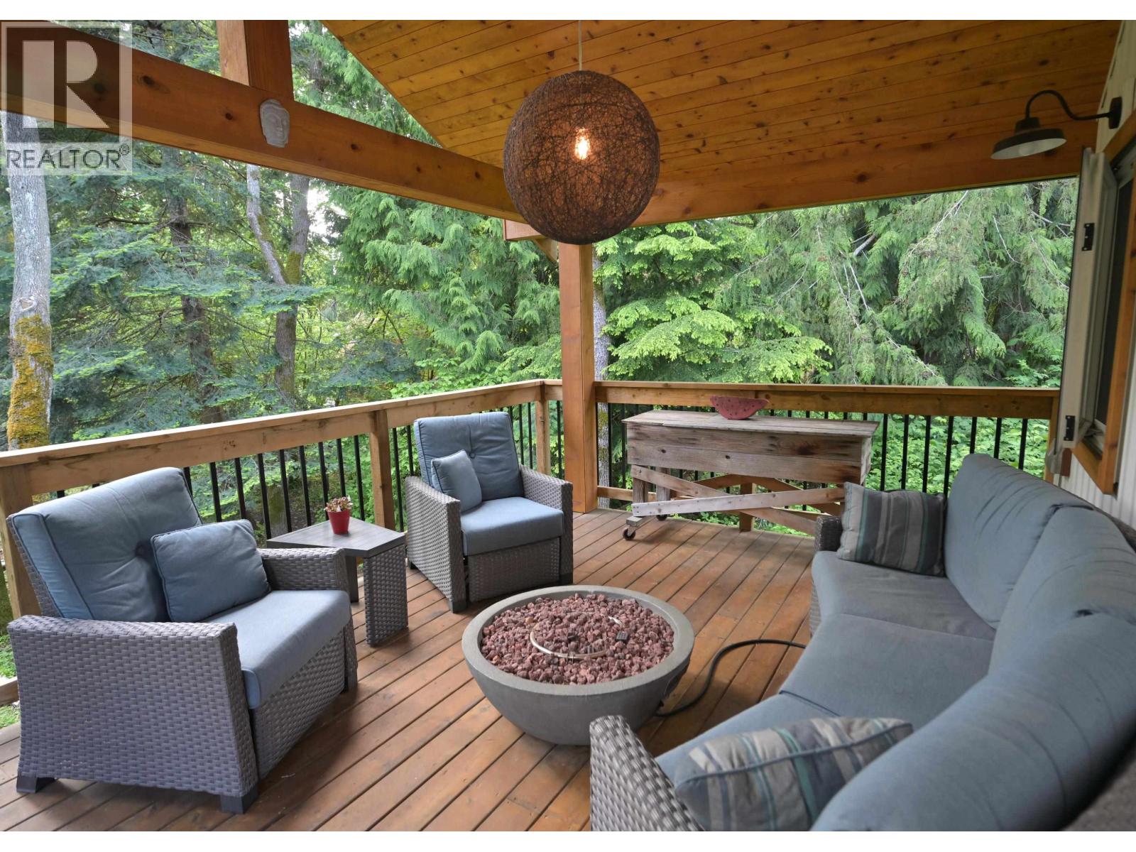 8097 SOUTHWOOD ROAD, Halfmoon Bay
