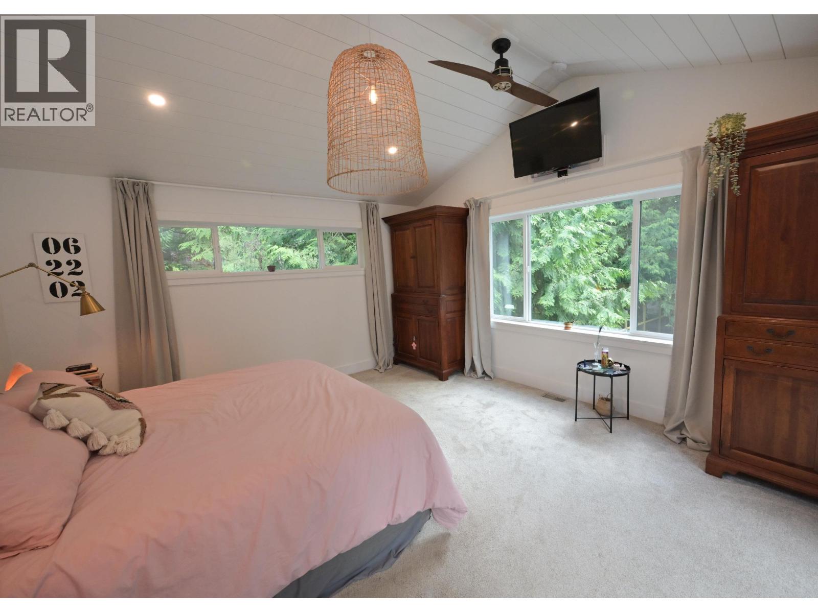 8097 SOUTHWOOD ROAD, Halfmoon Bay