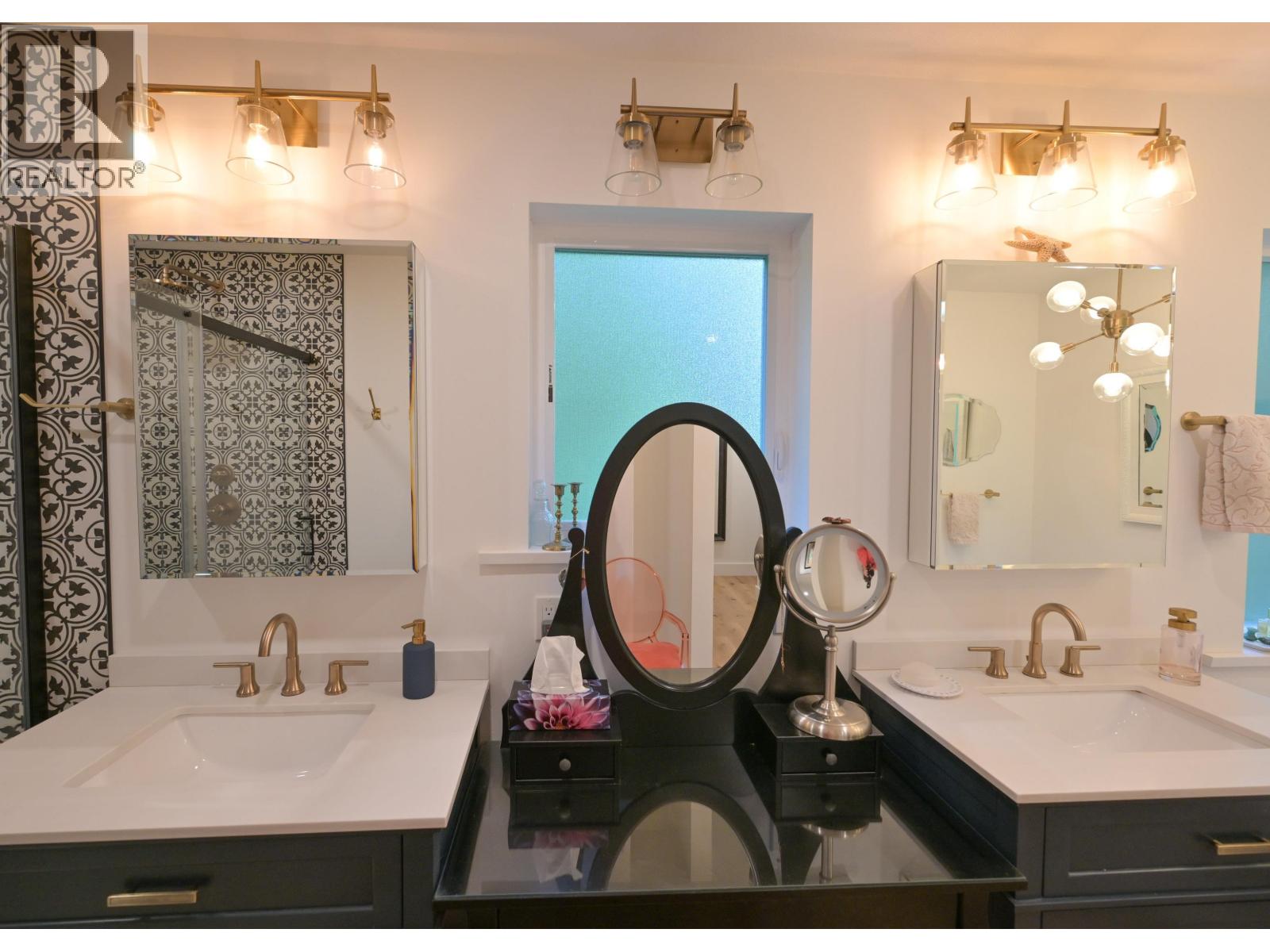 8097 SOUTHWOOD ROAD, Halfmoon Bay