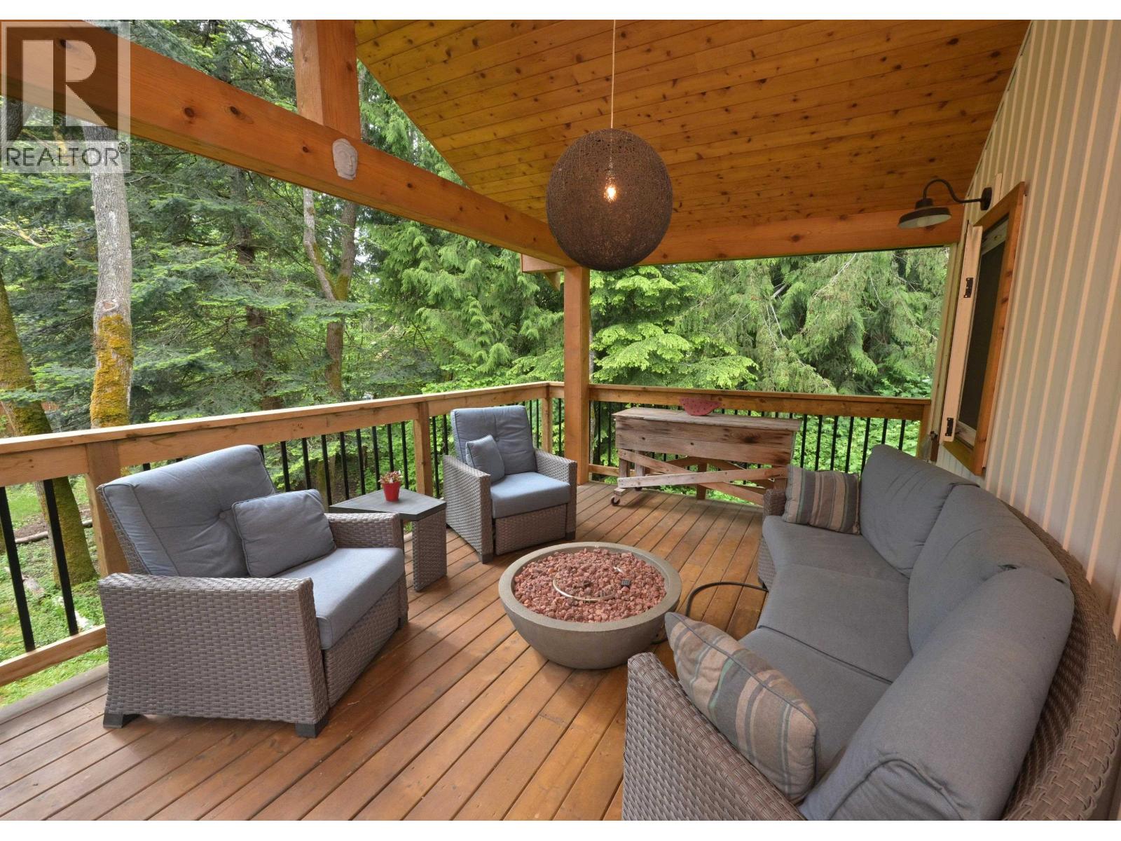 8097 SOUTHWOOD ROAD, Halfmoon Bay