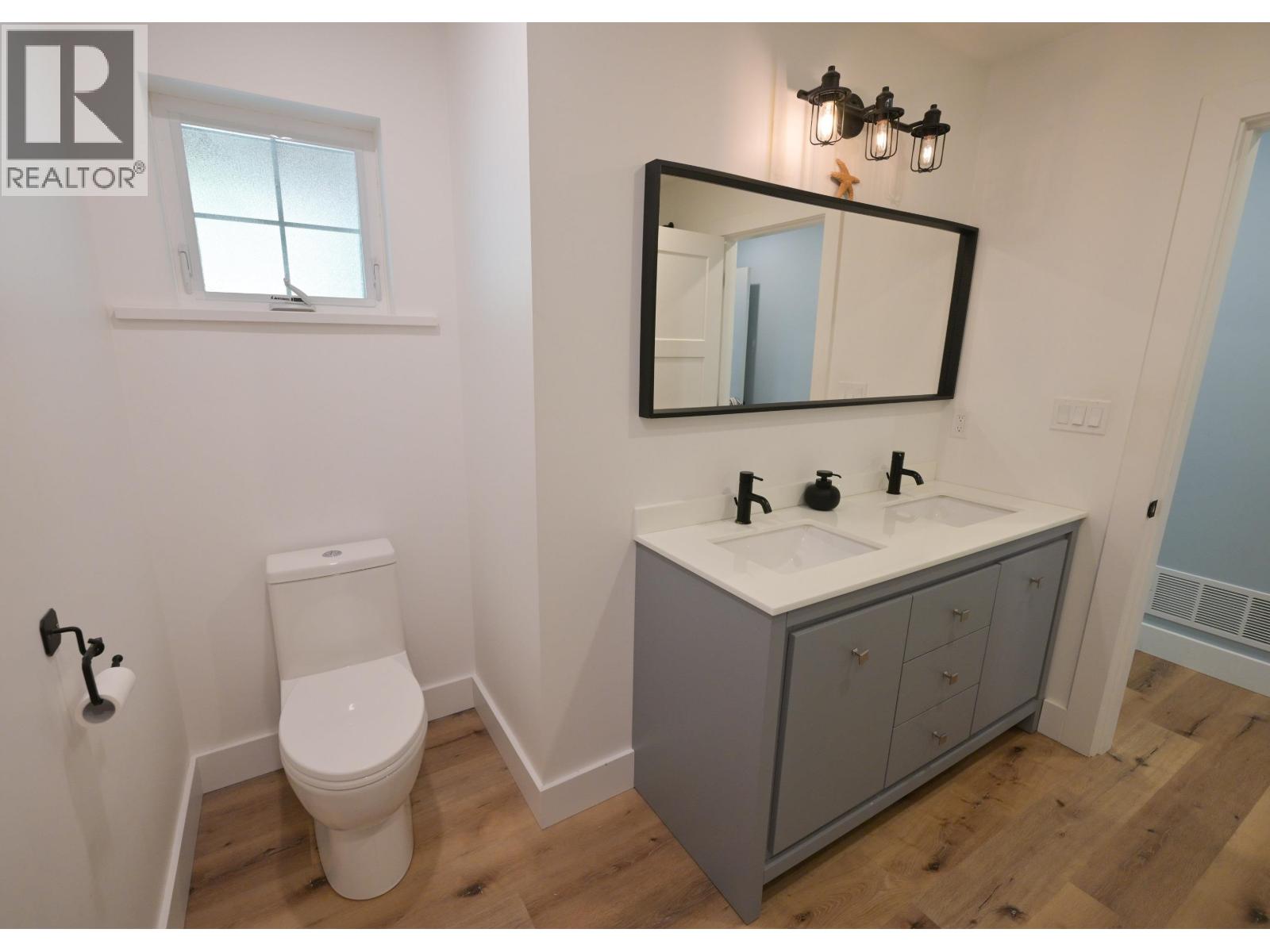 8097 SOUTHWOOD ROAD, Halfmoon Bay