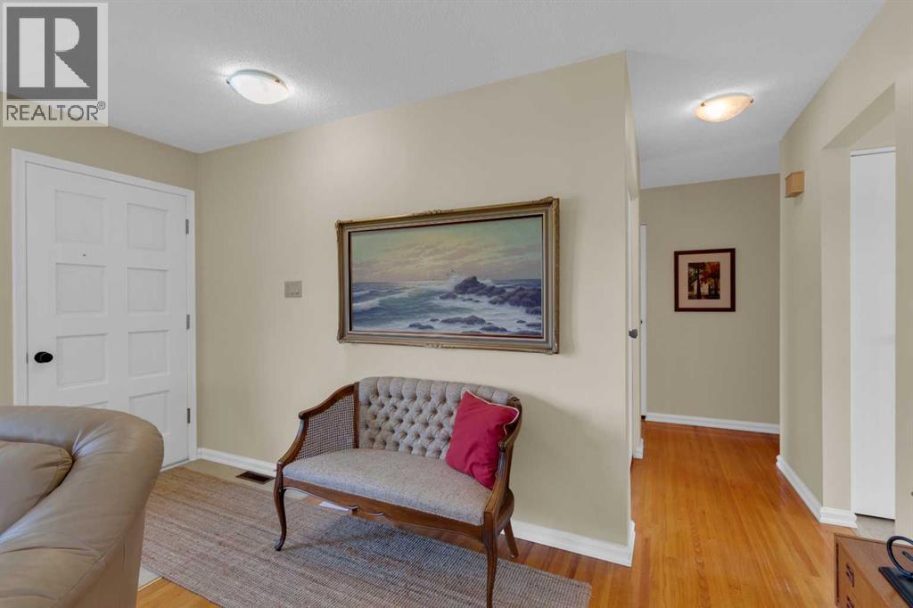 Single Family House Bungalow for Sale in  Lake Emerald Road SE Lake Bonavista Calgary 