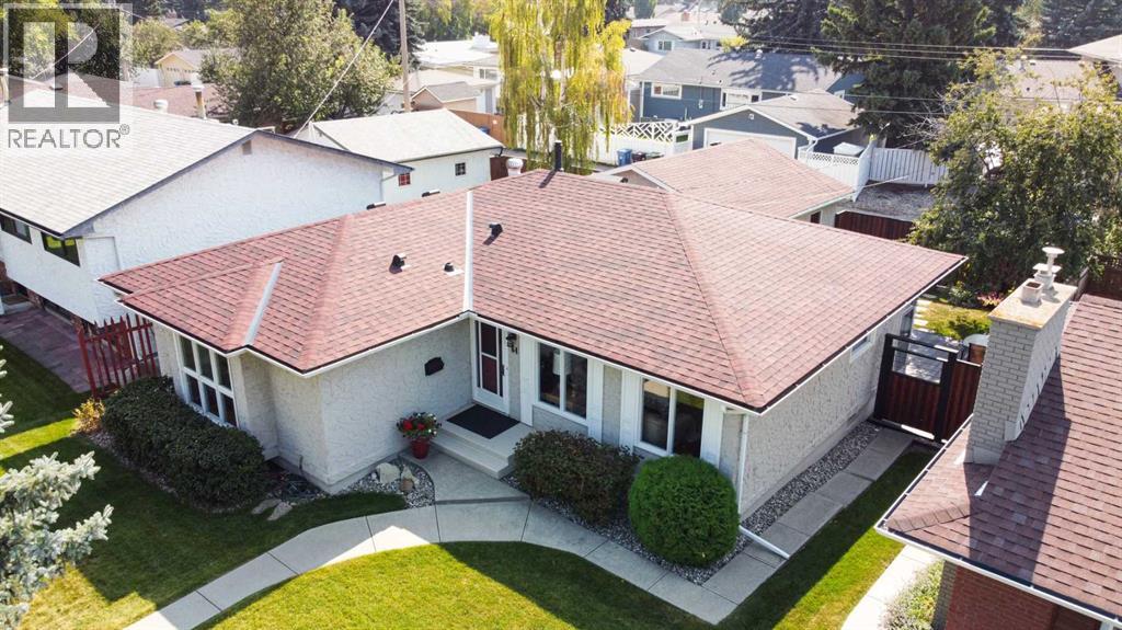 Single Family House Bungalow for Sale in  Lake Emerald Road SE Lake Bonavista Calgary 