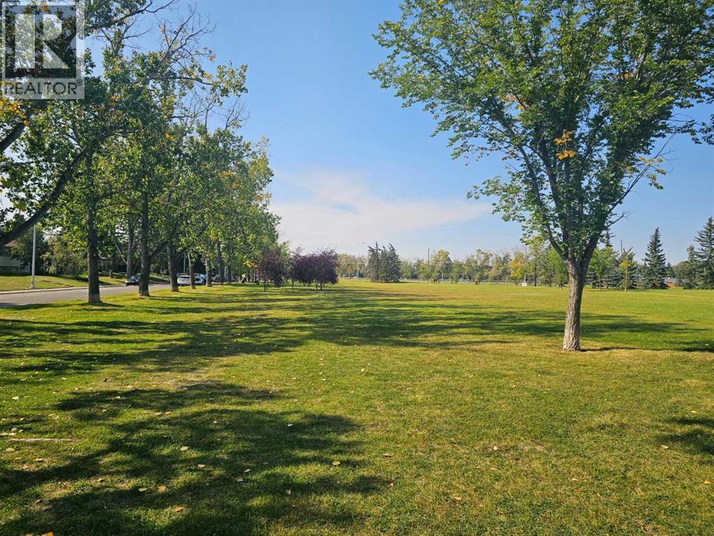 Single Family House Bungalow for Sale in  Lake Emerald Road SE Lake Bonavista Calgary 