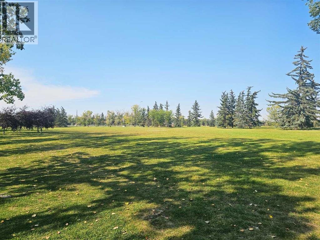 Single Family House Bungalow for Sale in  Lake Emerald Road SE Lake Bonavista Calgary 