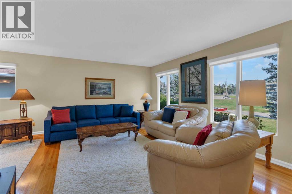 Single Family House Bungalow for Sale in  Lake Emerald Road SE Lake Bonavista Calgary 
