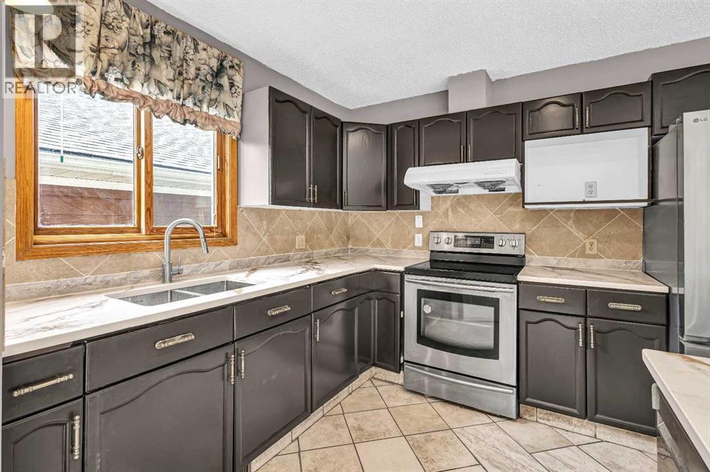 Single Family House for Sale in  Riverside Circle SE Riverbend Calgary 