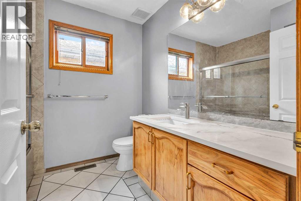 Single Family House for Sale in  Riverside Circle SE Riverbend Calgary 