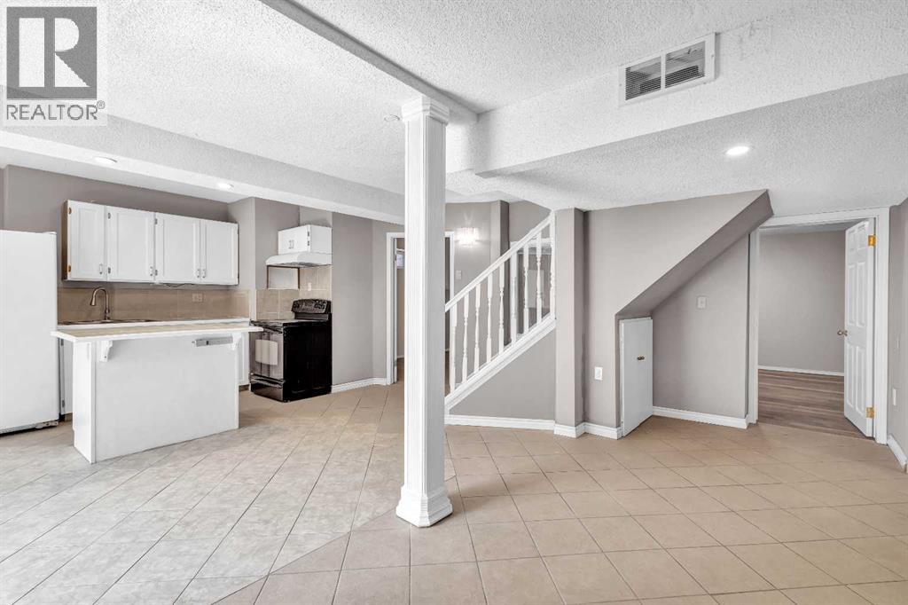 Single Family House for Sale in  Riverside Circle SE Riverbend Calgary 