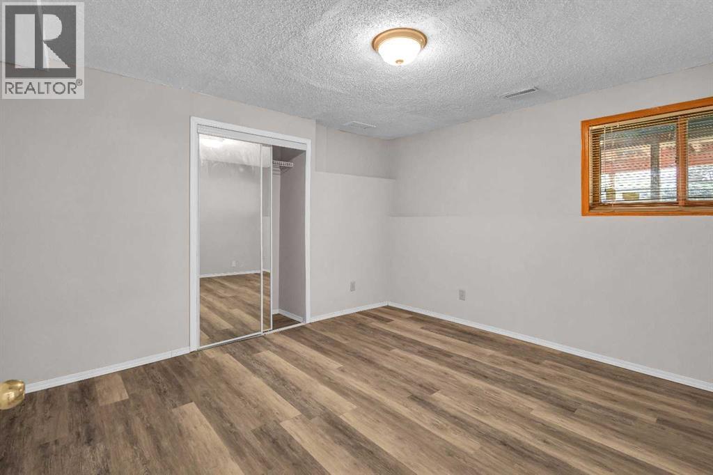 Single Family House for Sale in  Riverside Circle SE Riverbend Calgary 