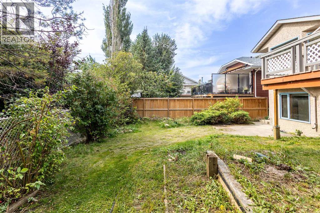 Single Family House for Sale in  Riverside Circle SE Riverbend Calgary 