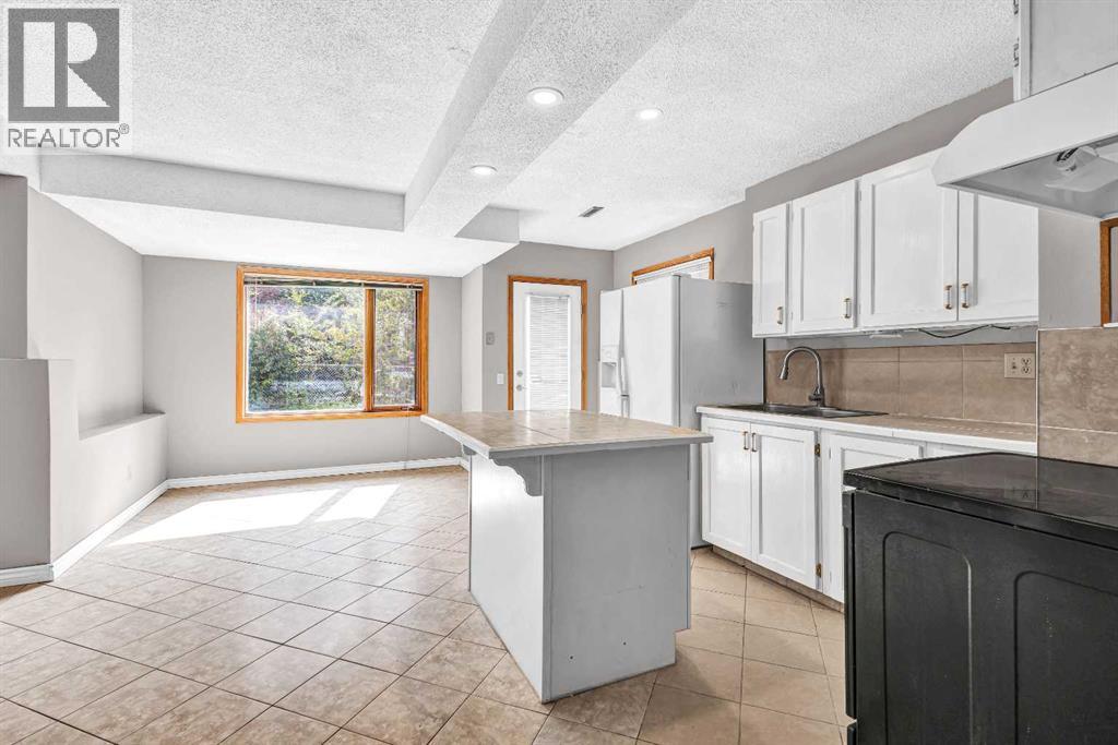 Single Family House for Sale in  Riverside Circle SE Riverbend Calgary 