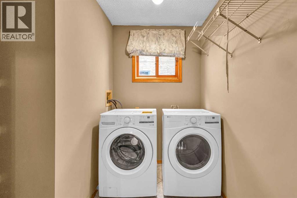 Single Family House for Sale in  Riverside Circle SE Riverbend Calgary 