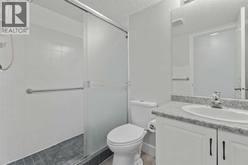 Single Family House for Sale in   Valleyview Park SE Dover Calgary 