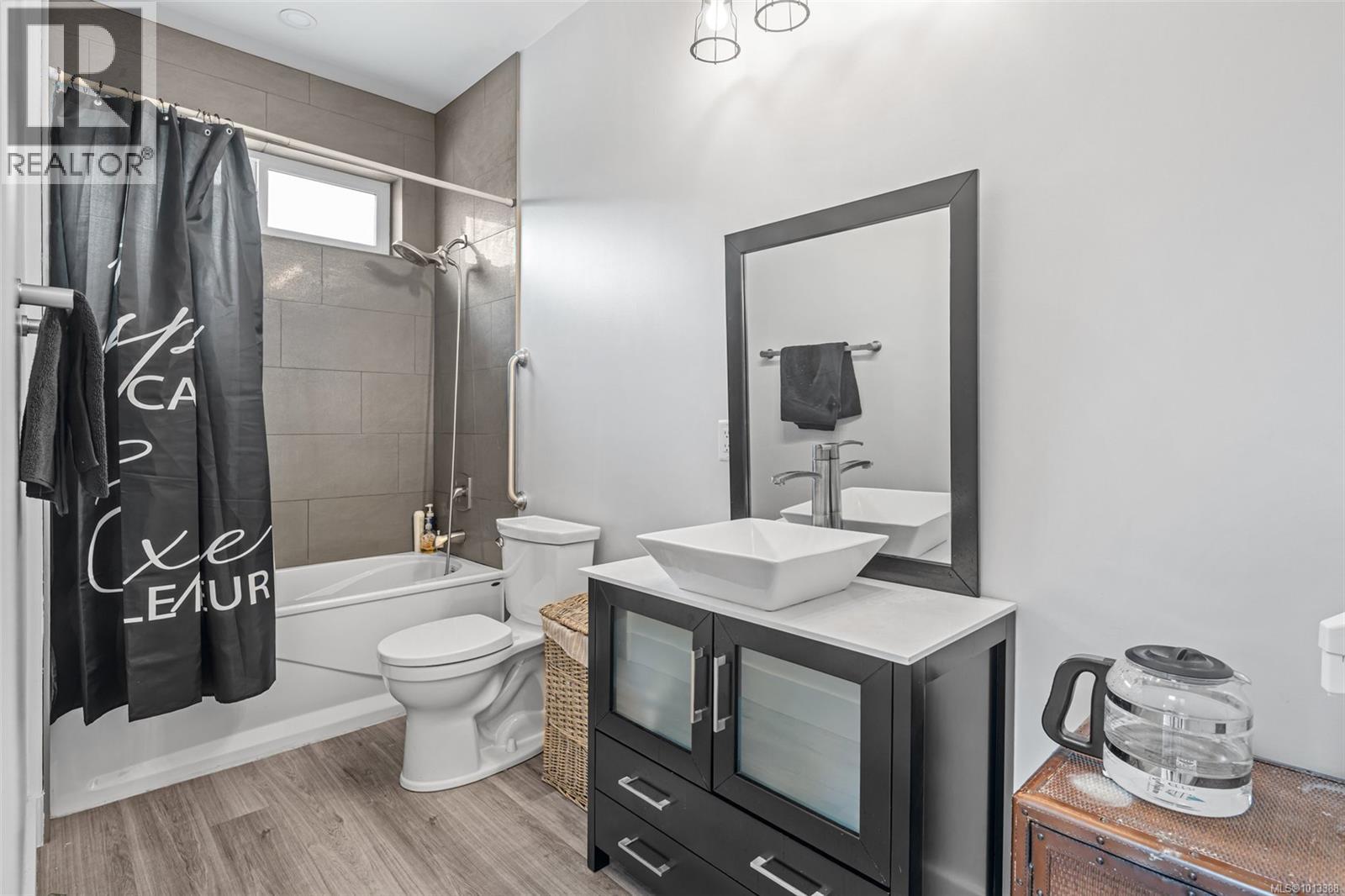  8801 West Coast Road, Sooke