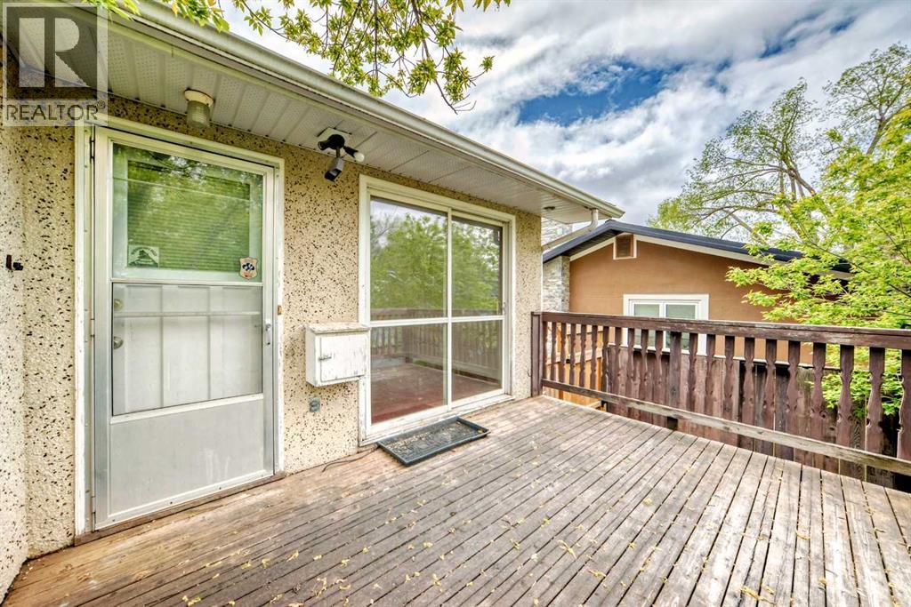 Single Family House Bi-level for Sale in  Barron Drive NW Brentwood Calgary 