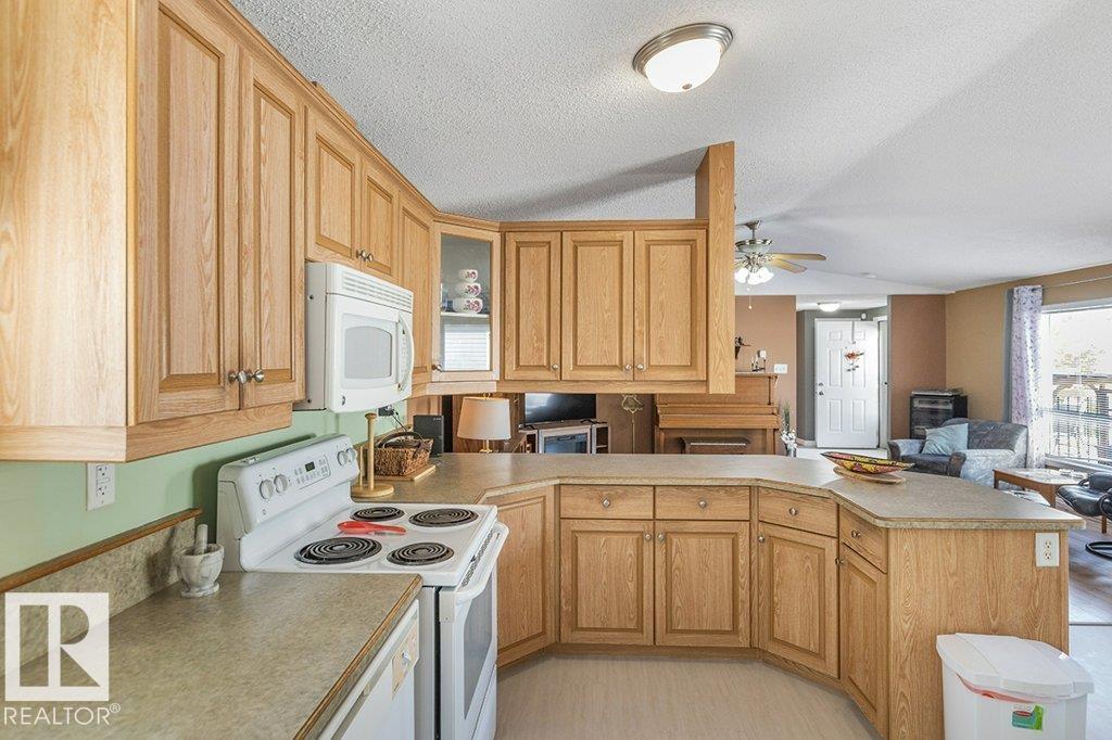 1622 66 AV NW, Edmonton