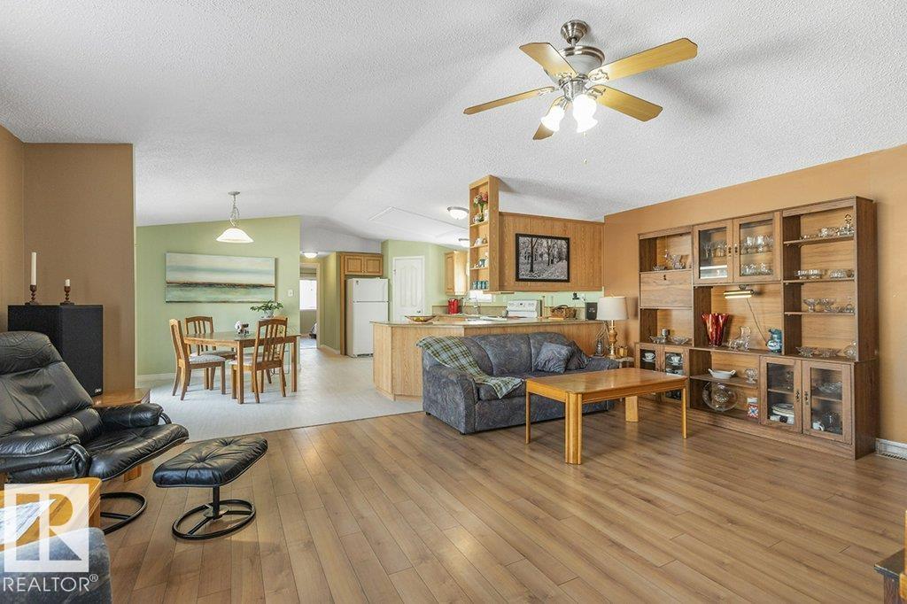 1622 66 AV NW, Edmonton