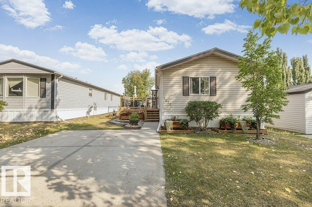 1622 66 AV NW, Edmonton