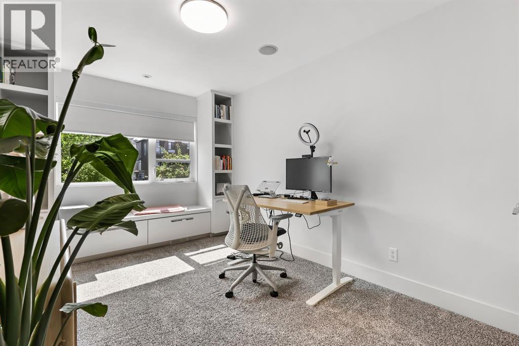 Single Family House for Sale in   Avenue SW Richmond Calgary 