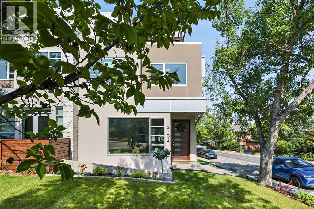 Single Family House for Sale in   Avenue SW Richmond Calgary 