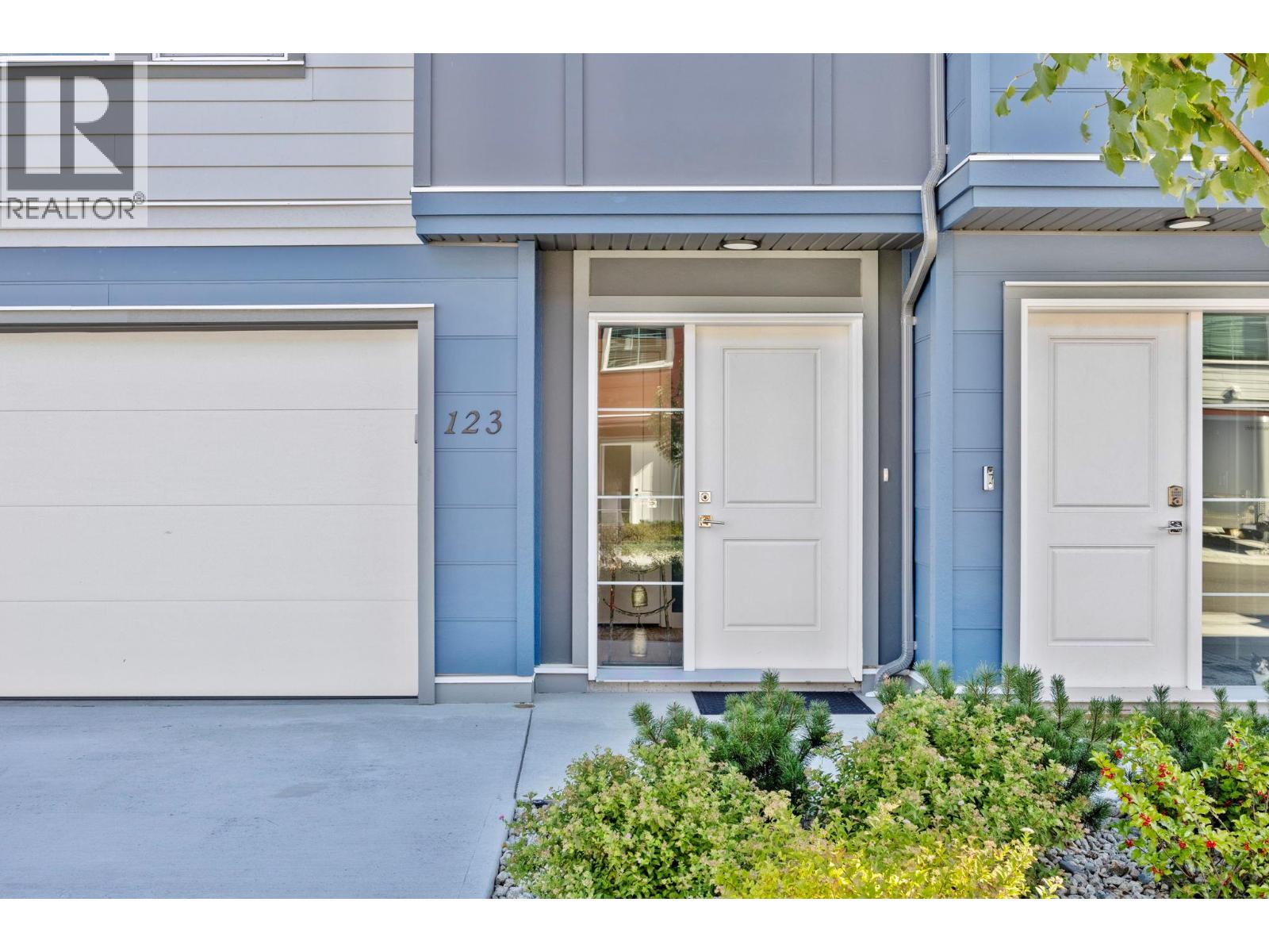 123 4025 Gellatly Road South, West Kelowna