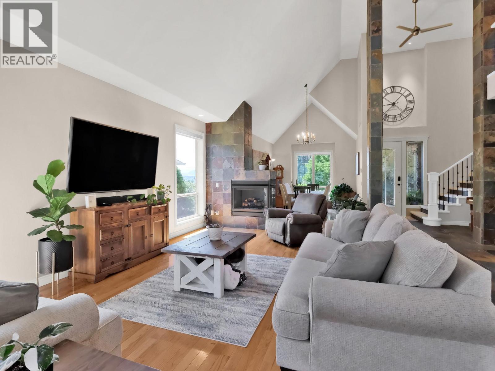  3063 Thacker Drive, West Kelowna