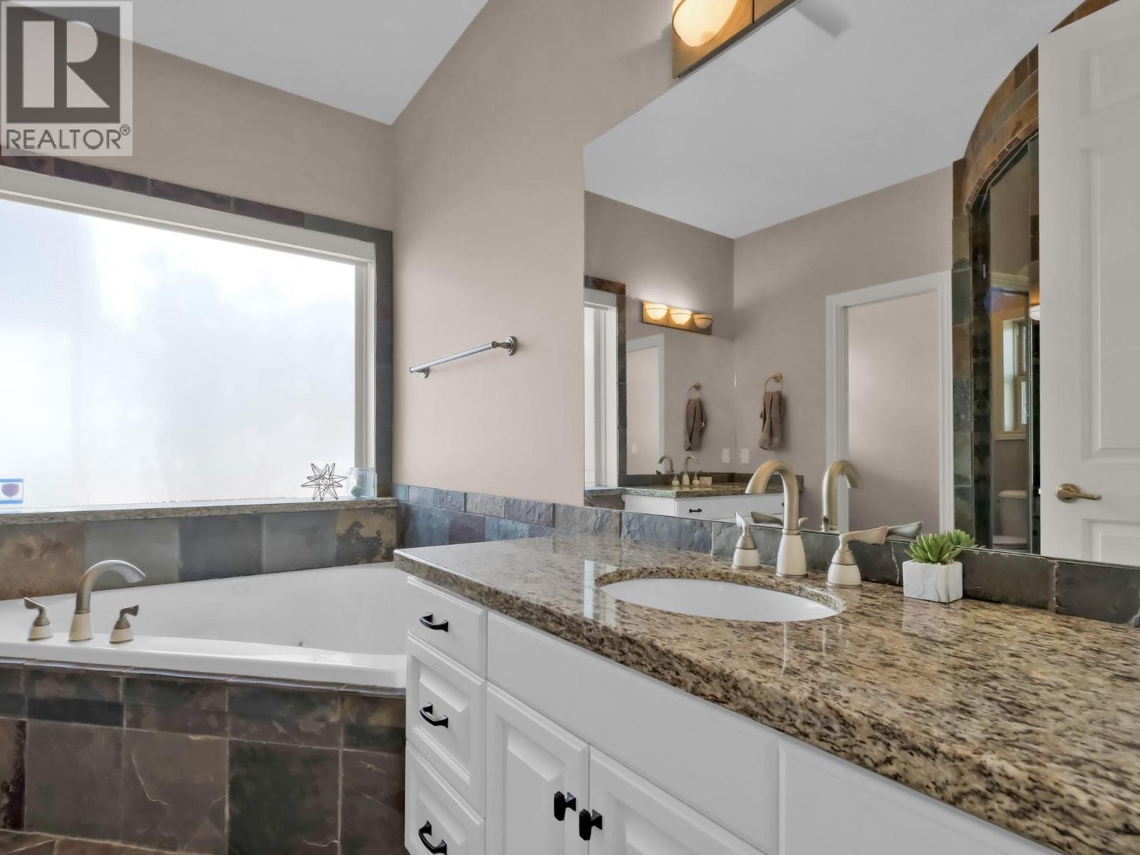  3063 Thacker Drive, West Kelowna