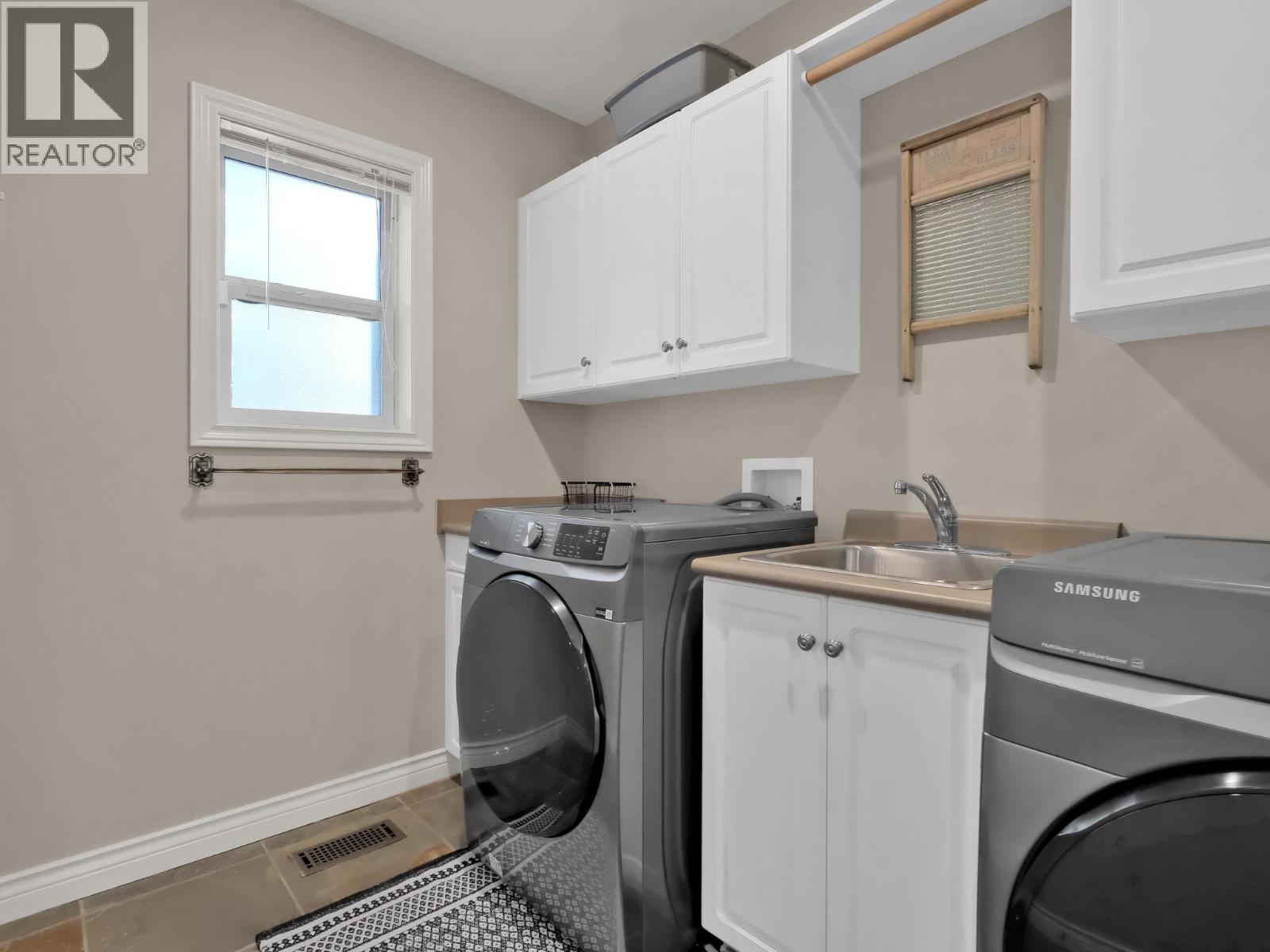  3063 Thacker Drive, West Kelowna