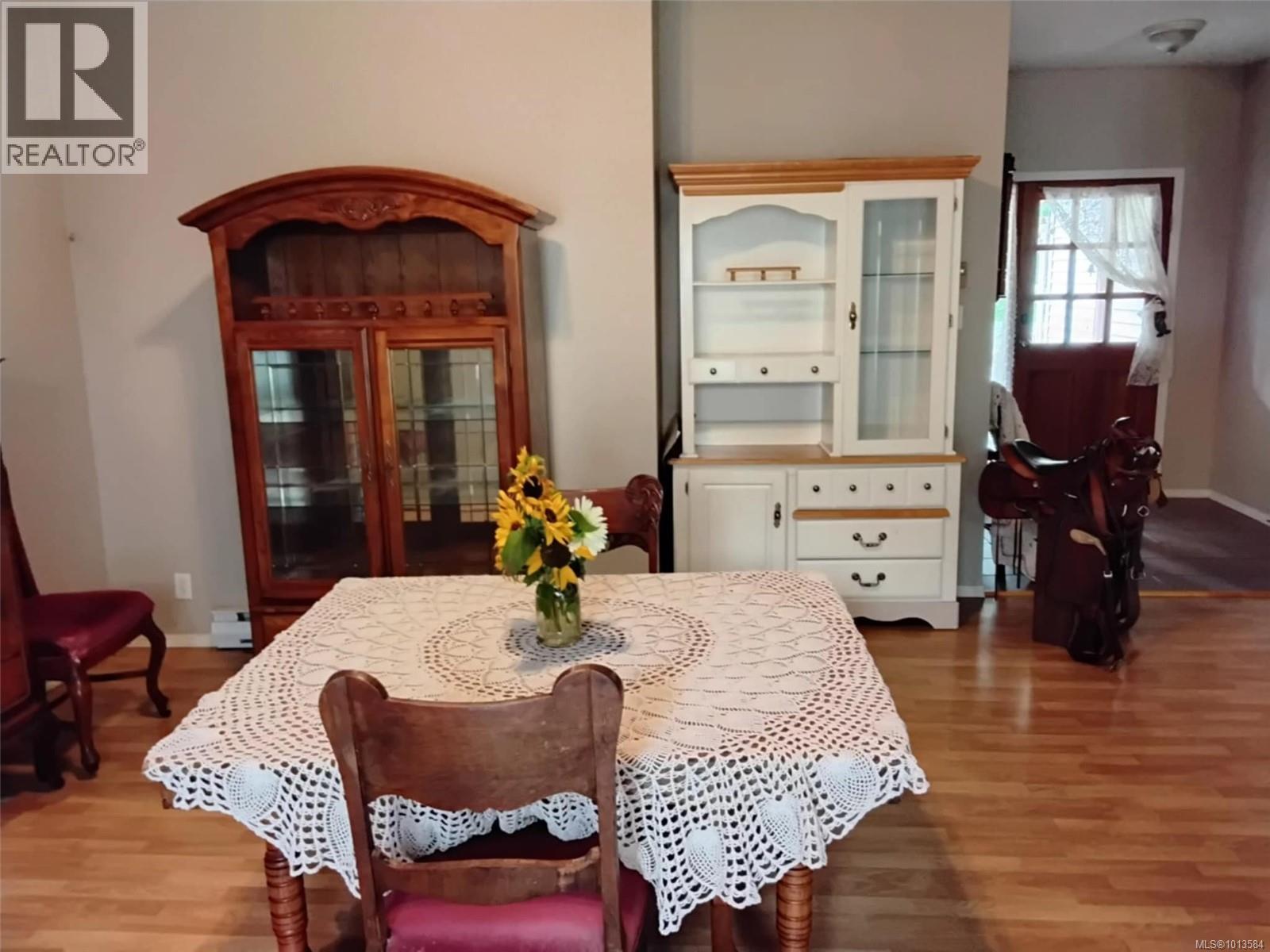 A 280 Binnacle Rd, Bamfield