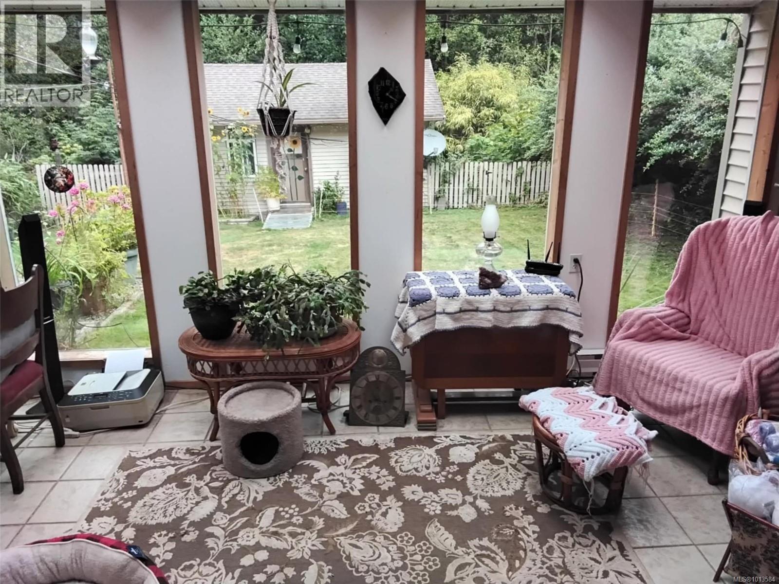 A 280 Binnacle Rd, Bamfield