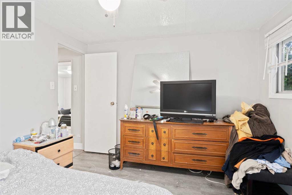 Single Family House Mobile Home for Sale in    Street NW Greenwood/Greenbriar Calgary 