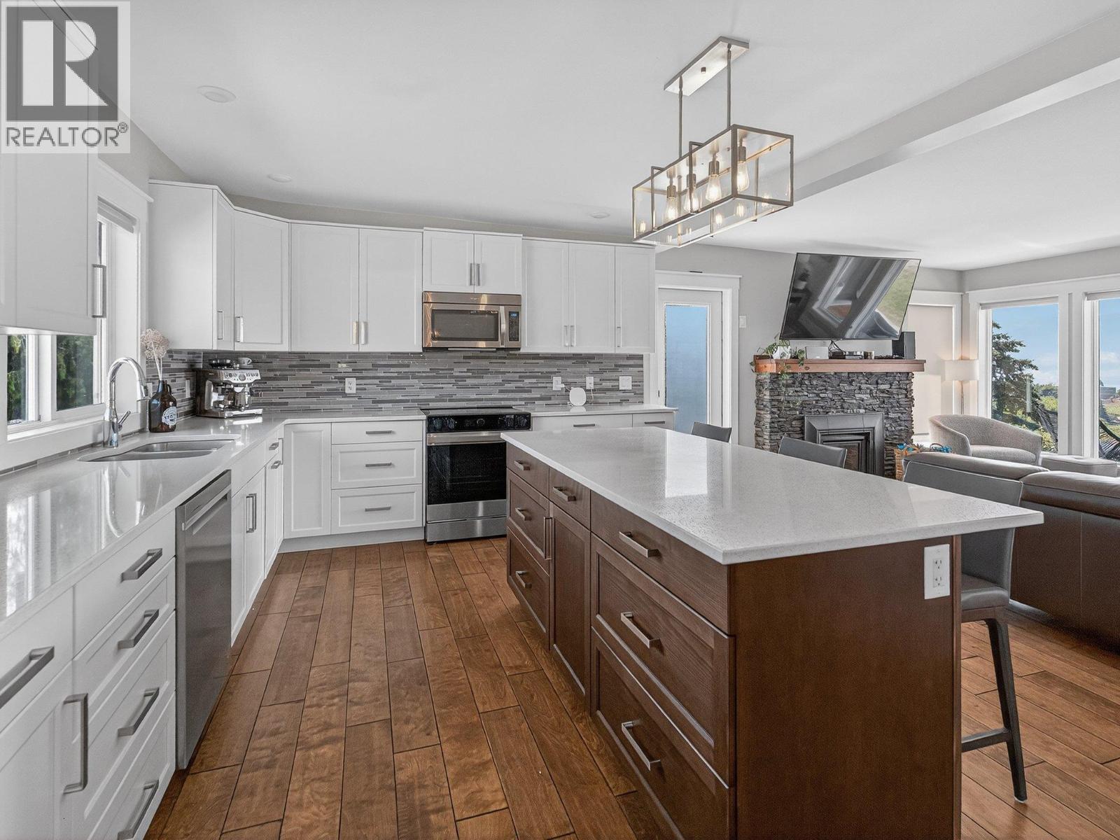  2715 Boucherie Road, West Kelowna