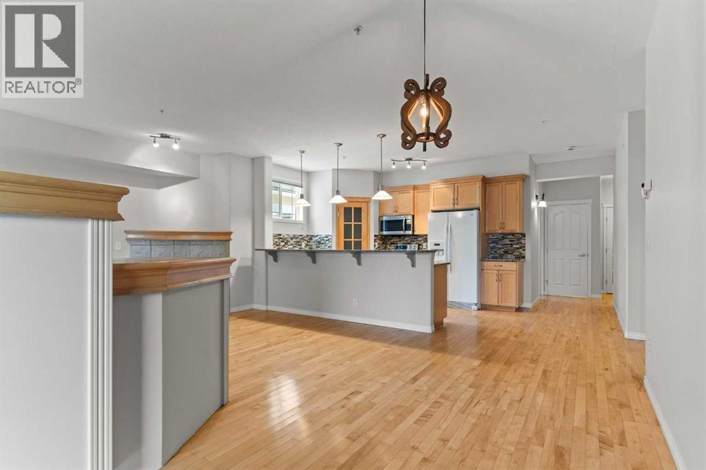 Single Family House for Sale in   Sierra Morena Landing SW Signal Hill Calgary 