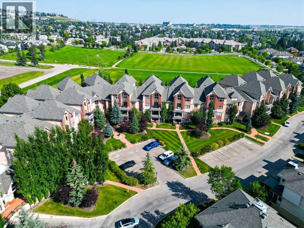 Single Family House for Sale in   Sierra Morena Landing SW Signal Hill Calgary 