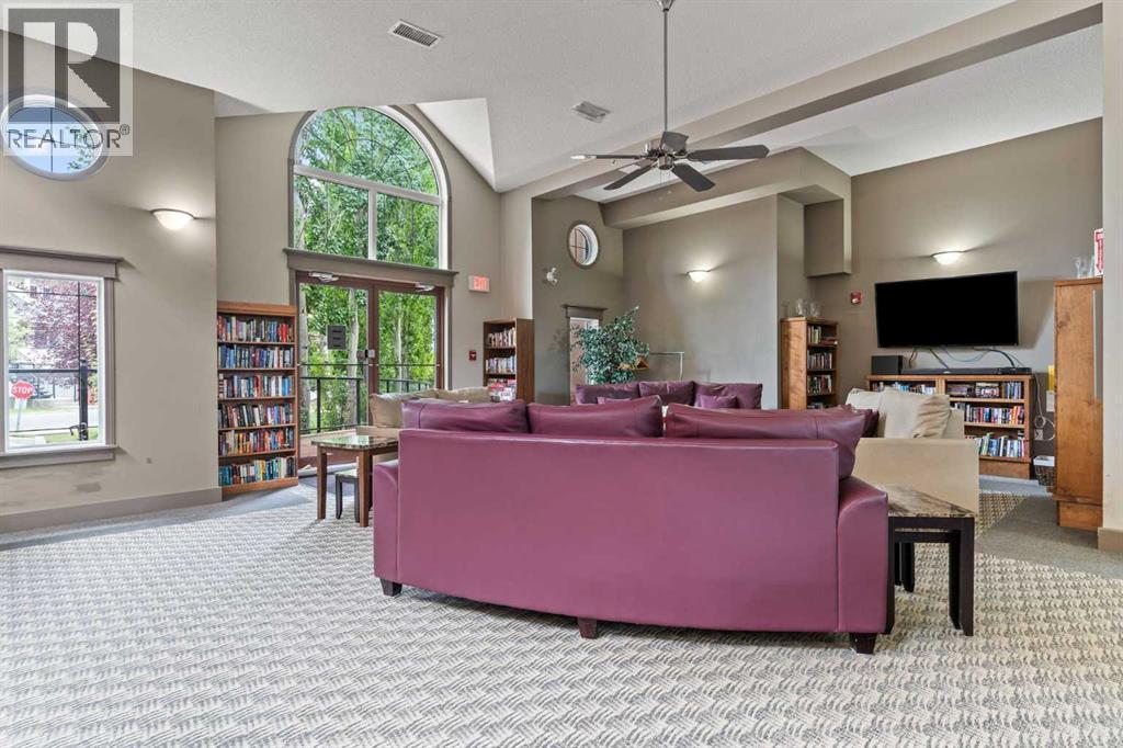 Single Family House for Sale in   Sierra Morena Landing SW Signal Hill Calgary 