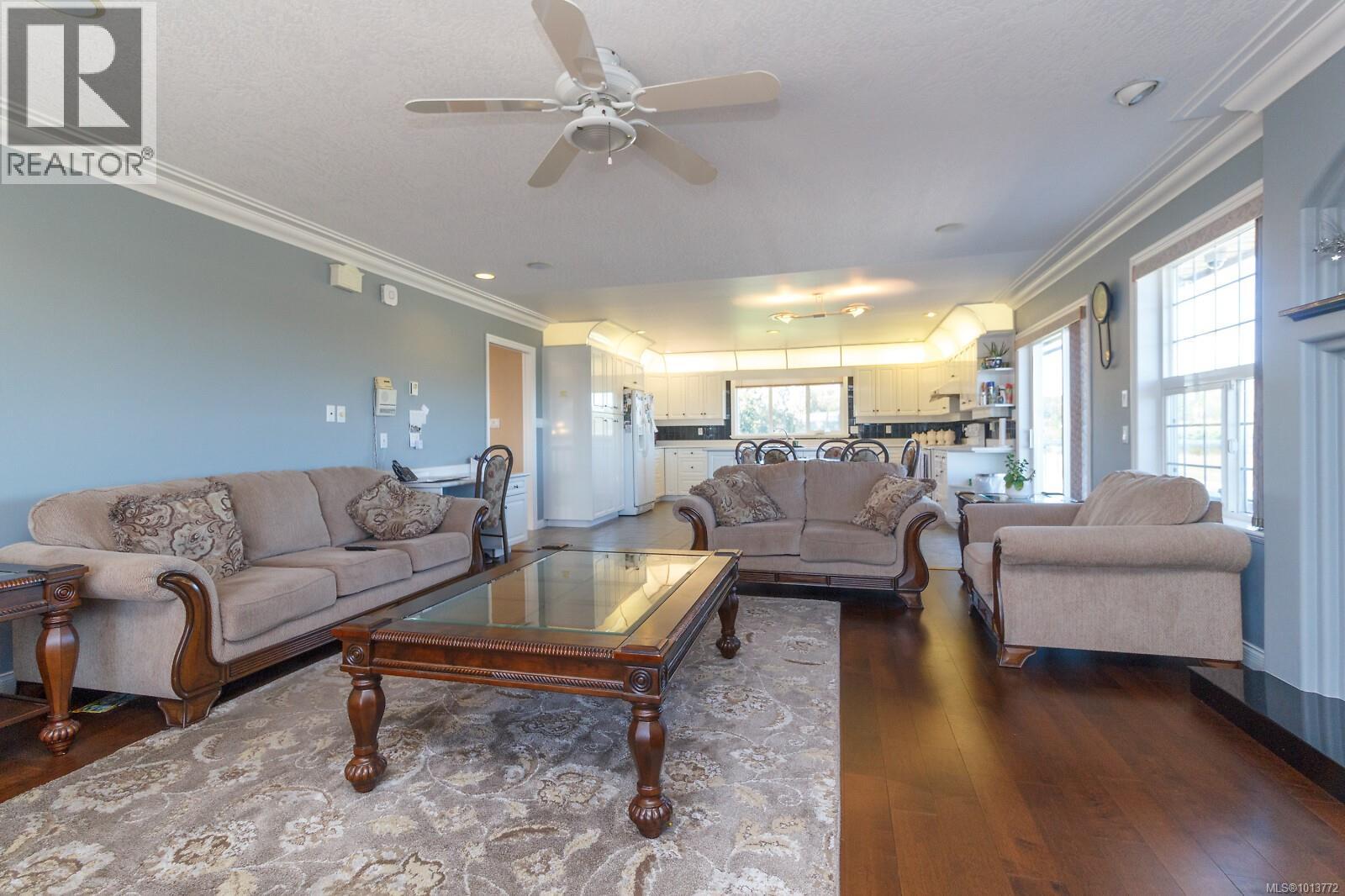 7112 Puckle Rd, Central Saanich