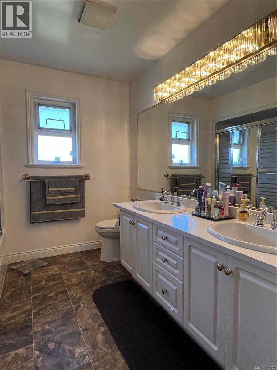 7112 Puckle Rd, Central Saanich