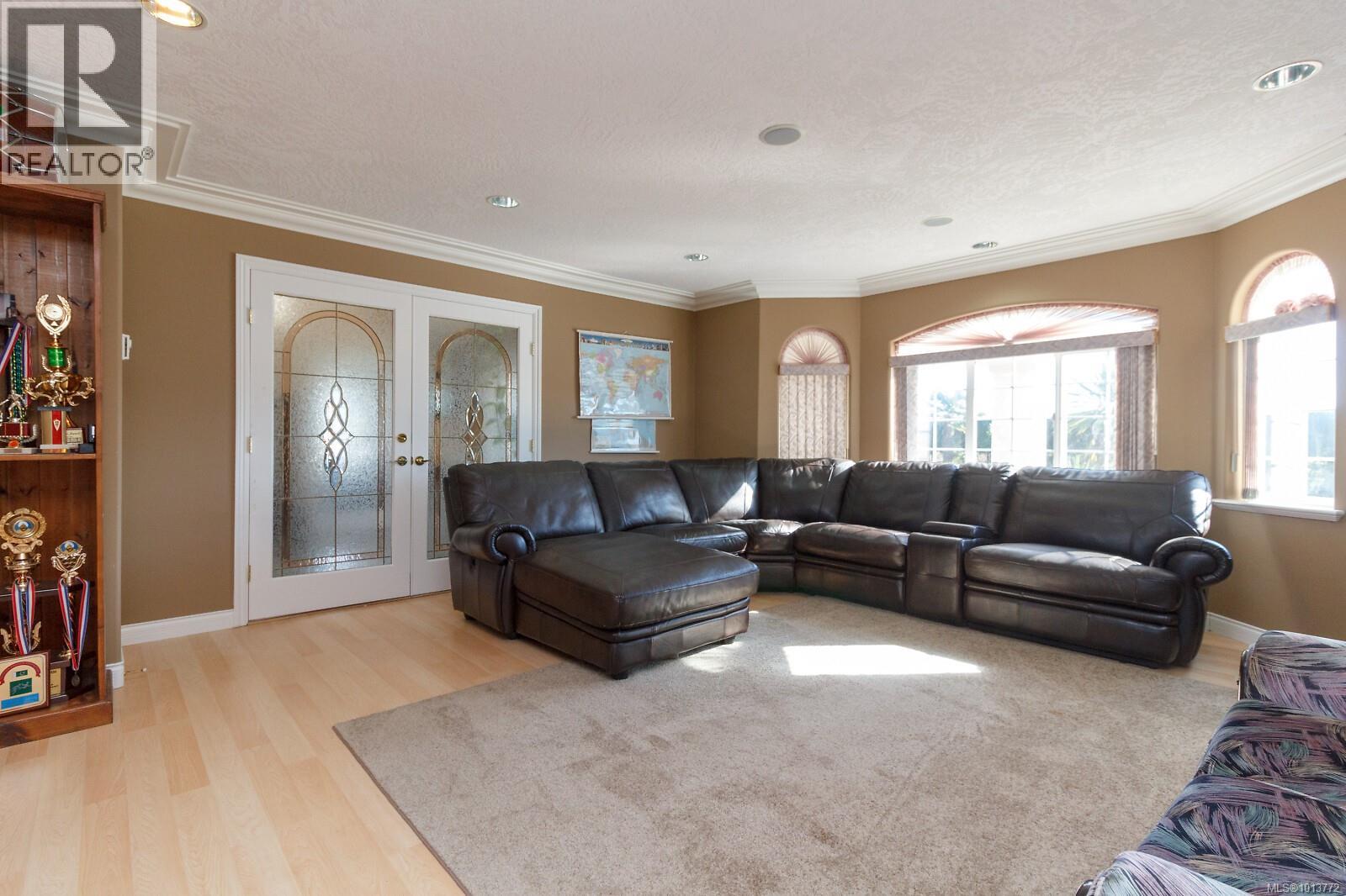 7112 Puckle Rd, Central Saanich