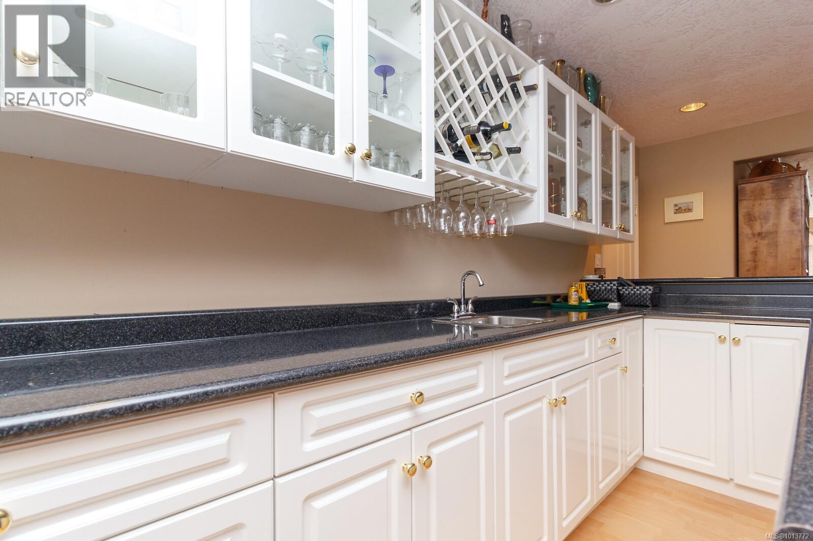 7112 Puckle Rd, Central Saanich
