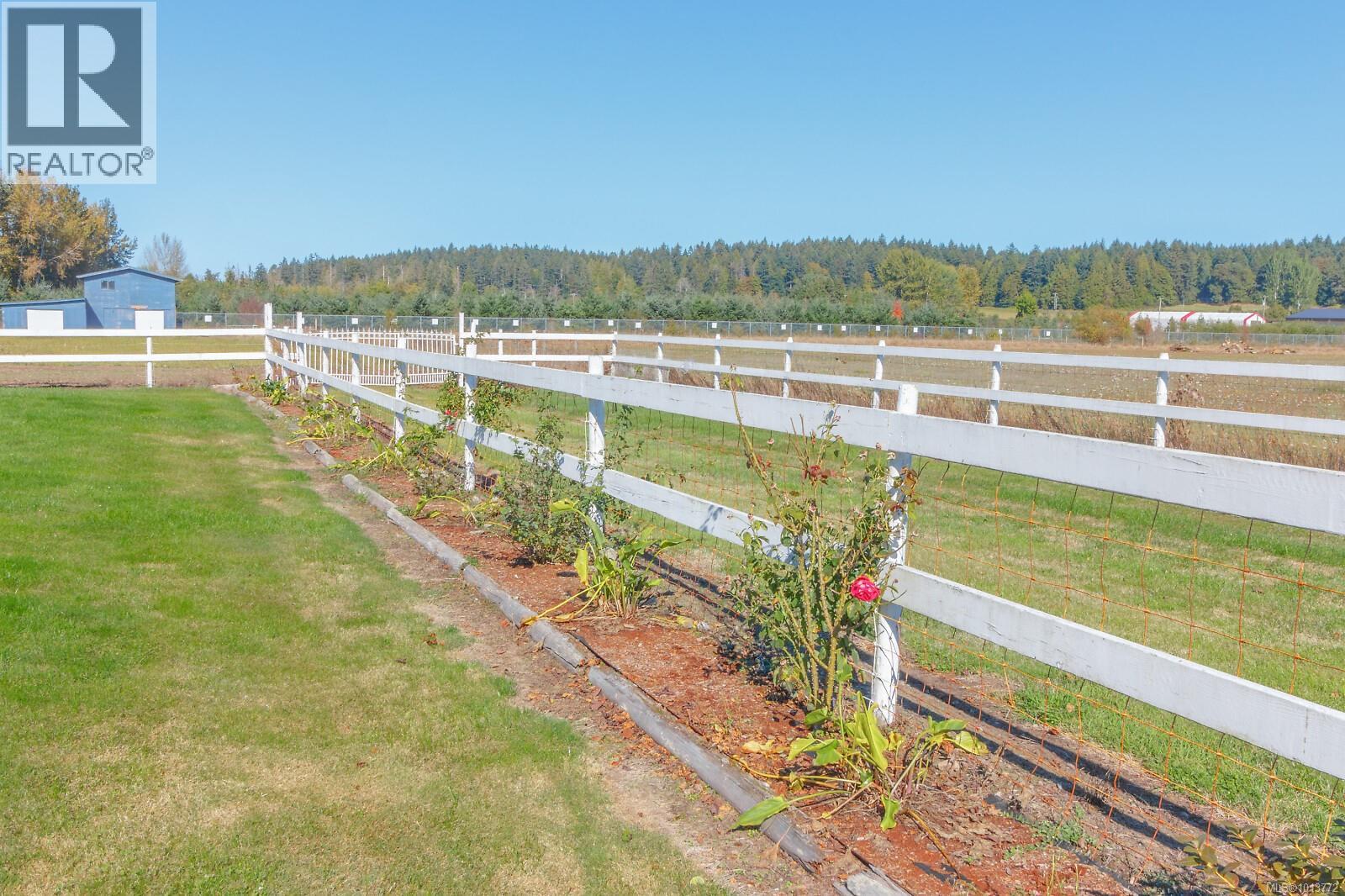 7112 Puckle Rd, Central Saanich