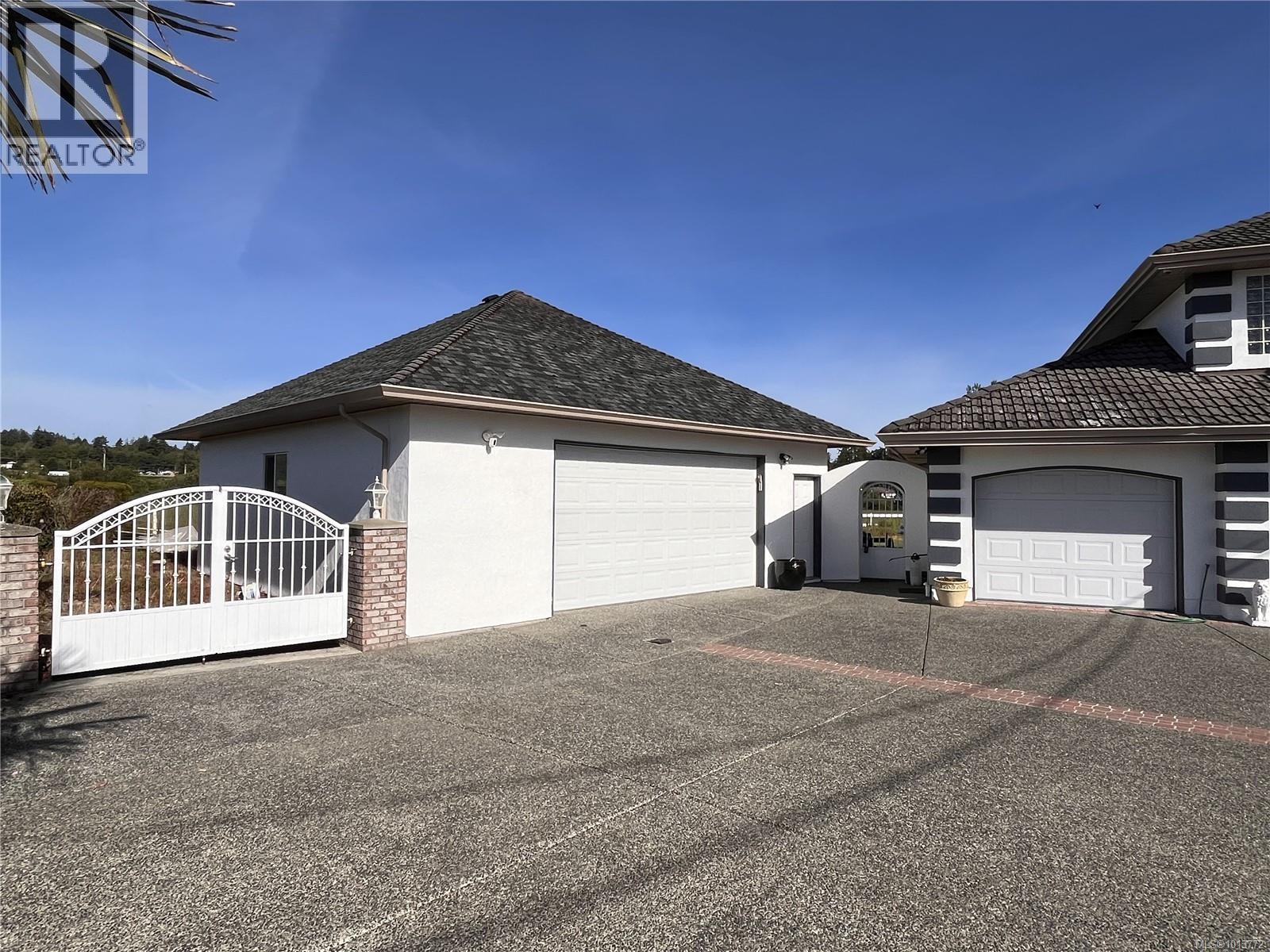 7112 Puckle Rd, Central Saanich