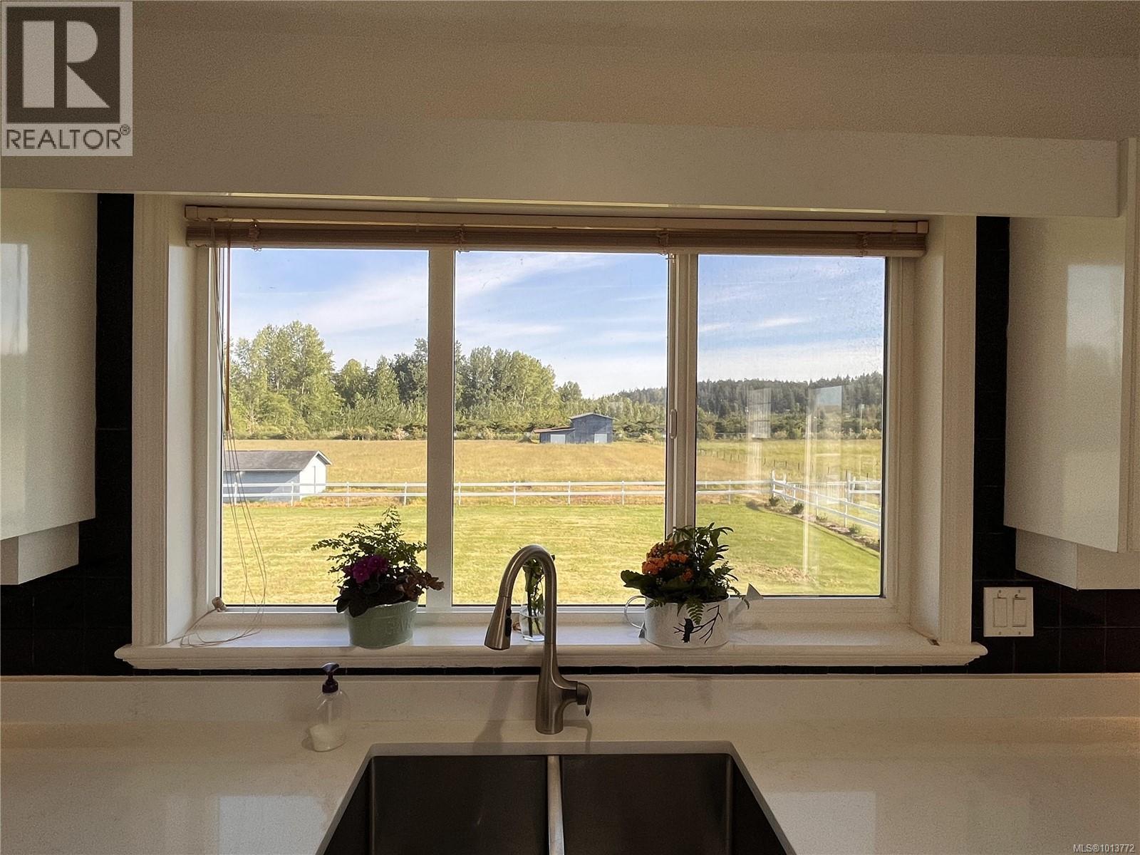 7112 Puckle Rd, Central Saanich