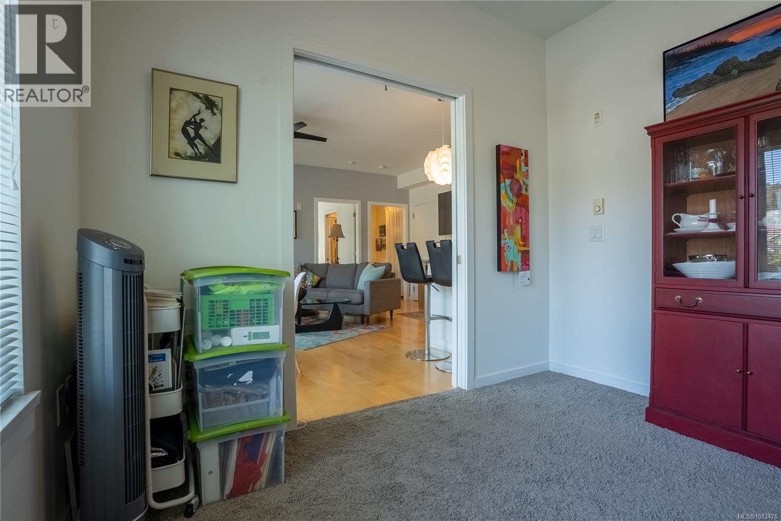 207 4052 Douglas St, Saanich