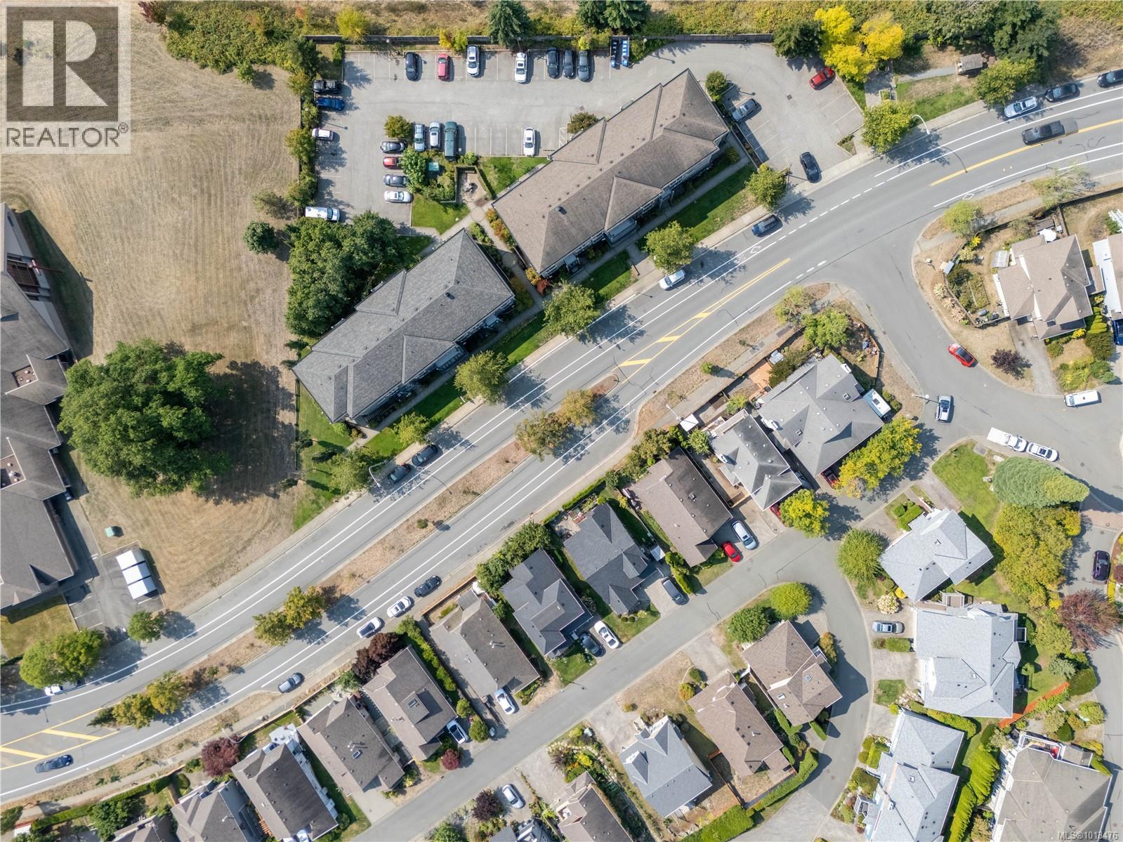 207 4052 Douglas St, Saanich