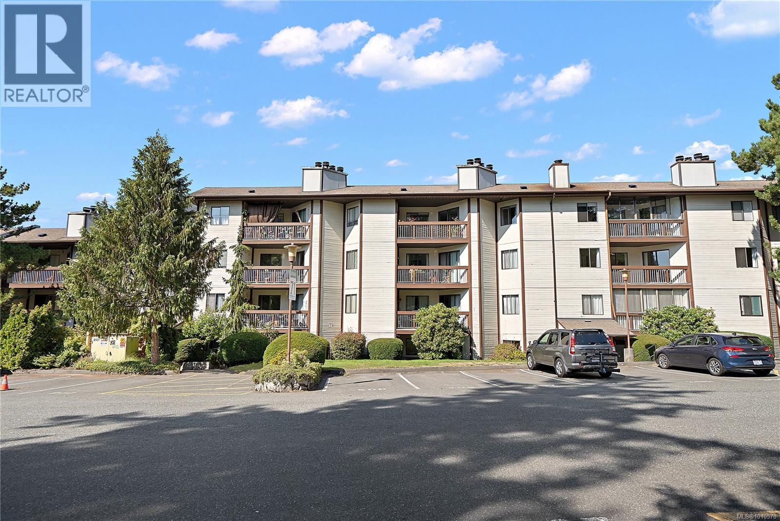 402 71 Gorge Road West, Saanich