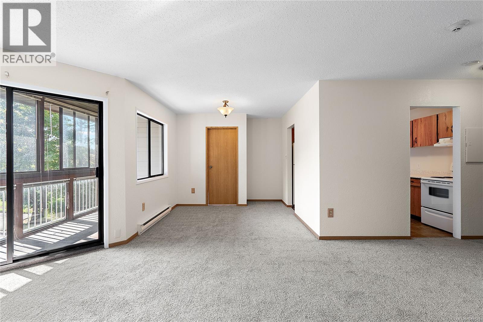 402 71 Gorge Road West, Saanich