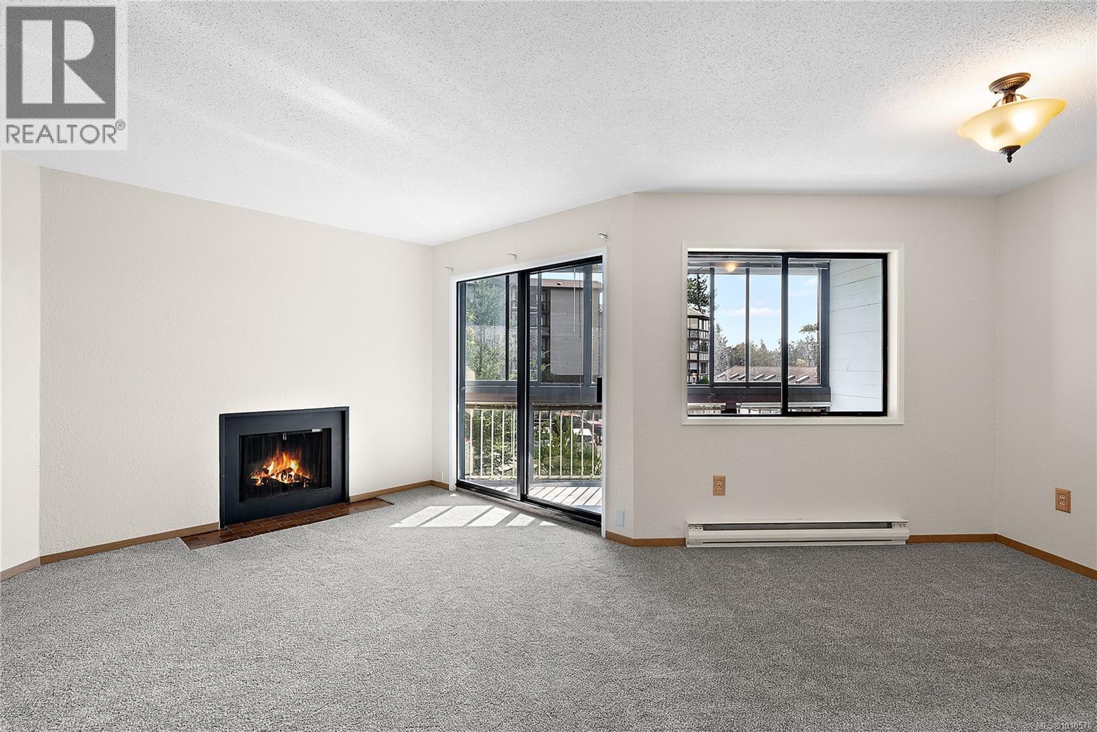 402 71 Gorge Road West, Saanich