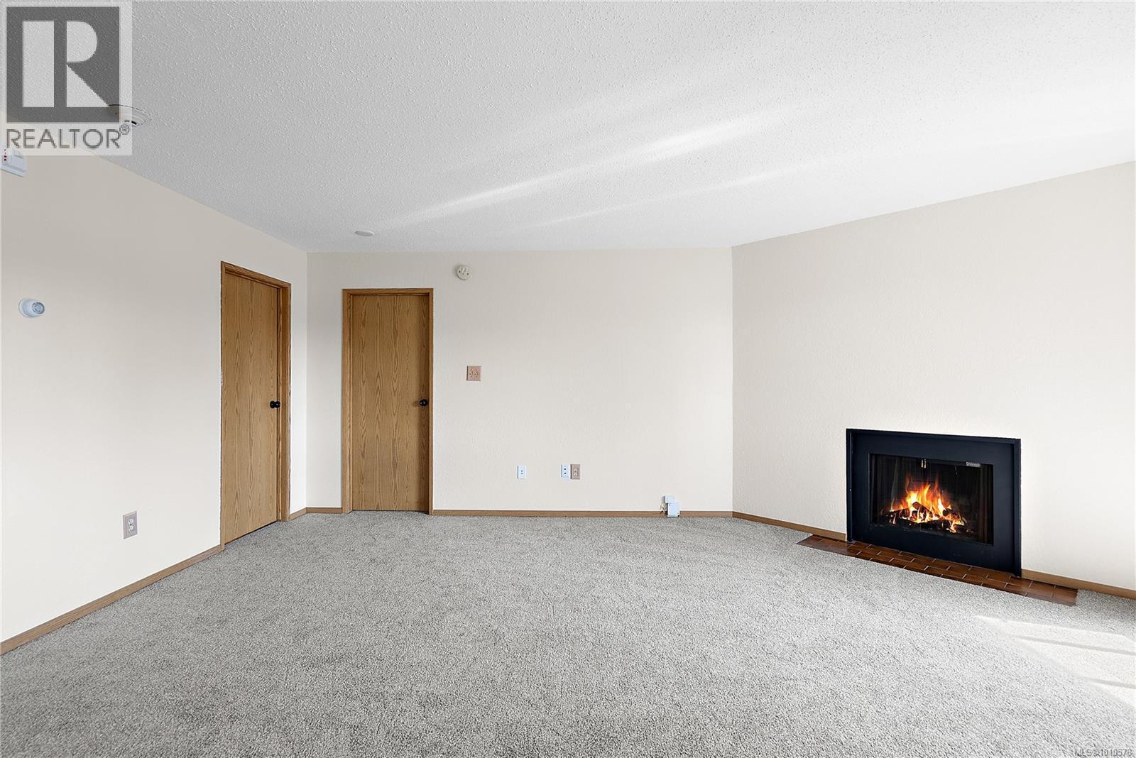 402 71 Gorge Road West, Saanich